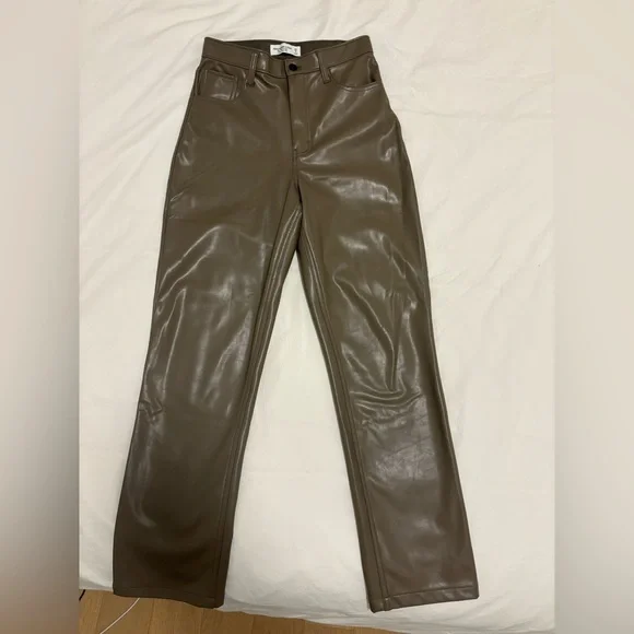 Abercrombie & Fitch Curve Love Vegan Leather 90s Straight Pants - Picture 3 of 4